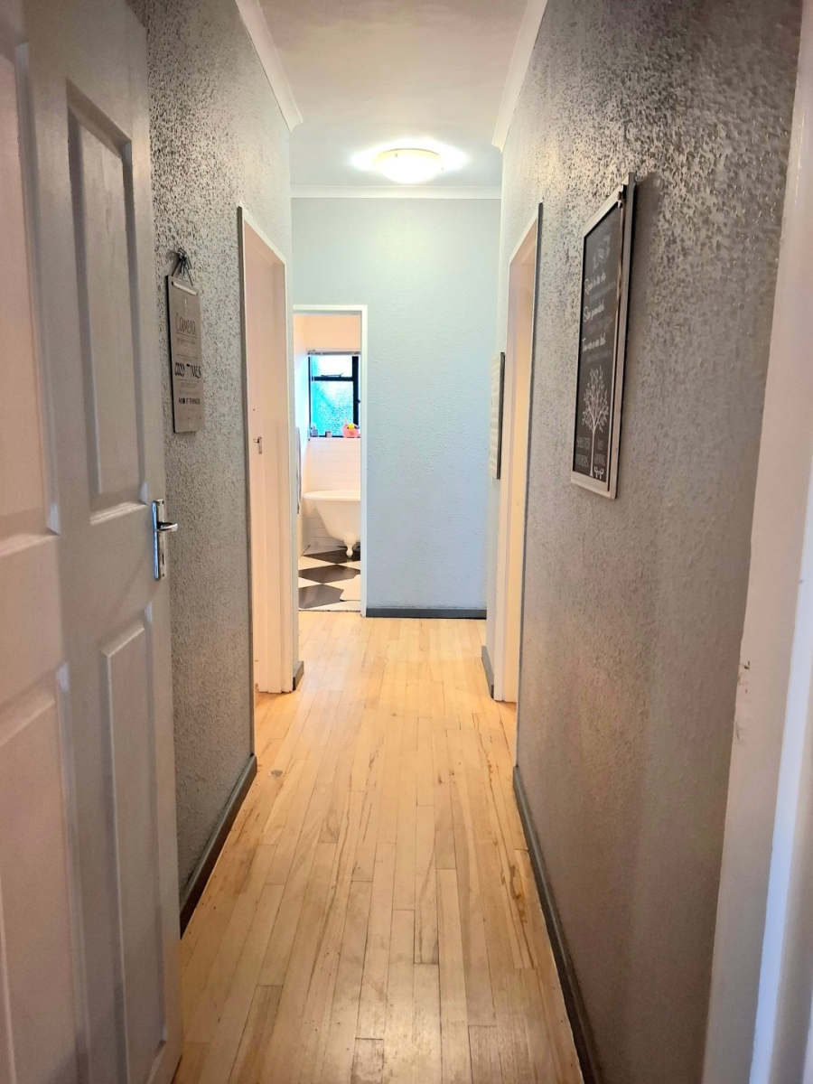 4 Bedroom Property for Sale in Oakdale Western Cape